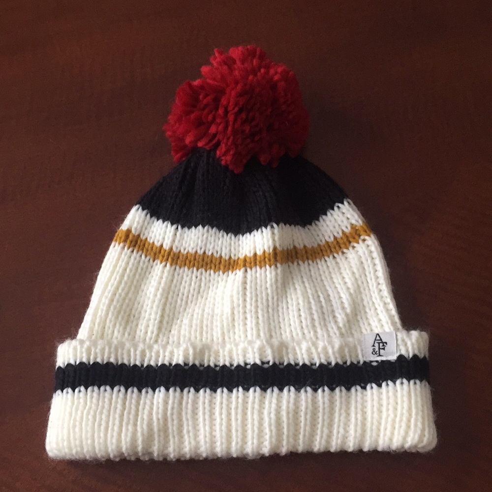 Abercrombie & Fitch Pom Pom Beanie